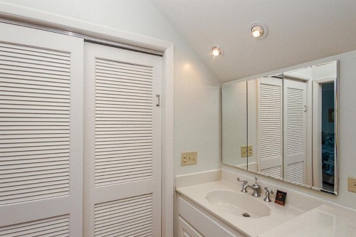 Spinnaker 716 - image 11