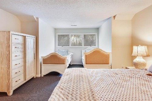 Baywood Luxury - image 12