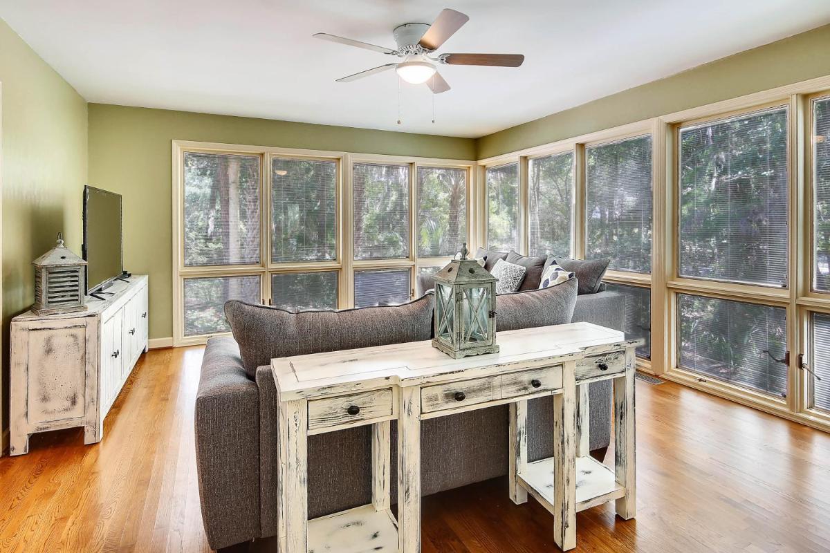 Baywood Luxury - image 7