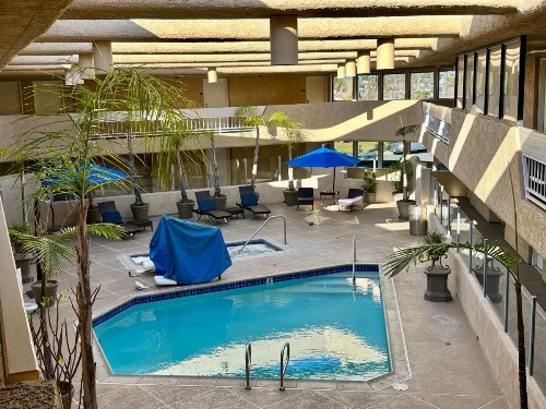 The Pacific Inn - image 2
