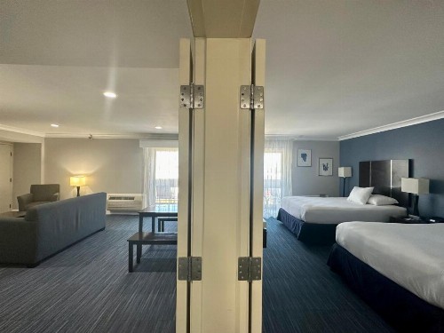 The Pacific Inn - image 21