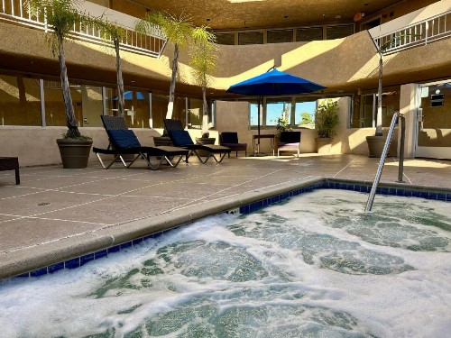 The Pacific Inn - image 3