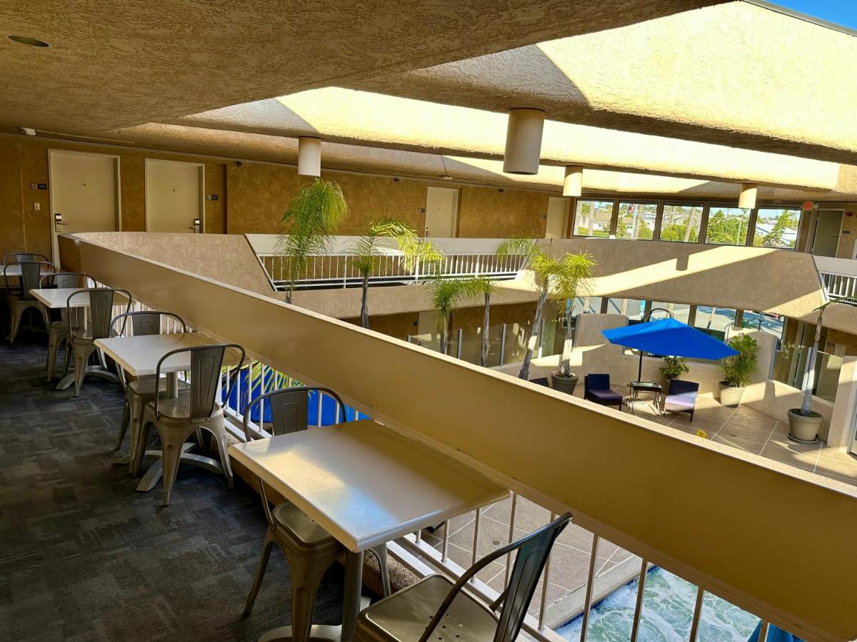 The Pacific Inn - image 4