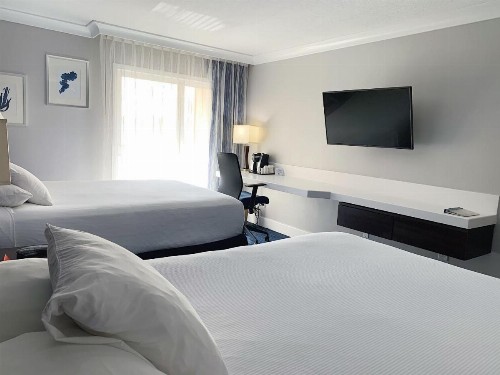 The Pacific Inn - image 5