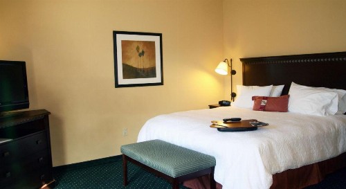 Hampton Inn & Suites Seal Beach - image 14