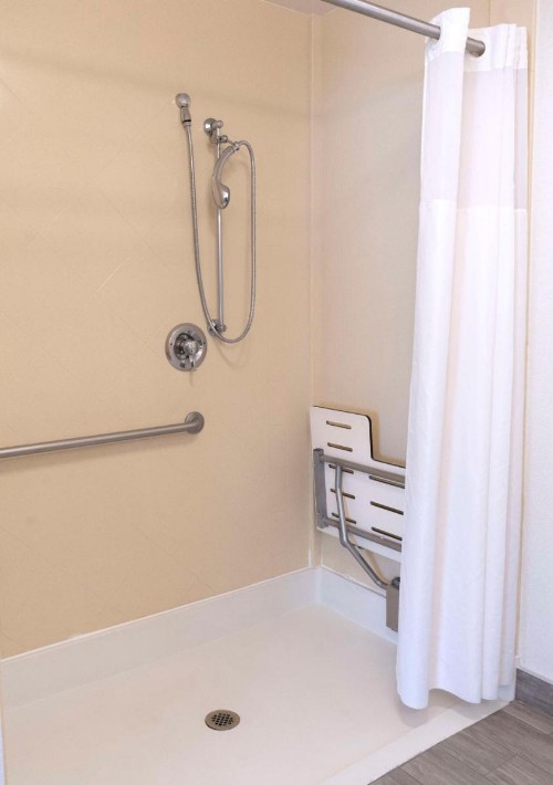Hampton Inn & Suites Seal Beach - image 38