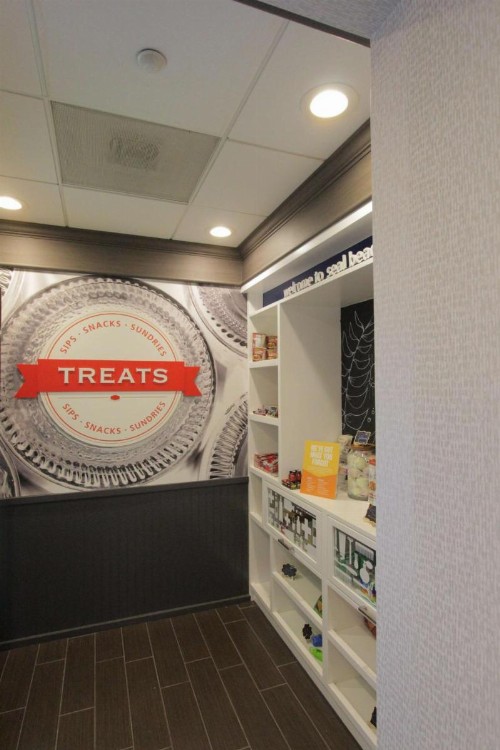 Hampton Inn & Suites Seal Beach - image 7