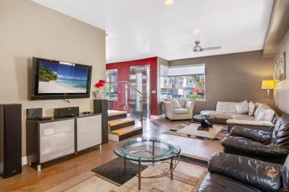 Ocean-View Oasis with Rooftop Deck - Steps to Beach home
