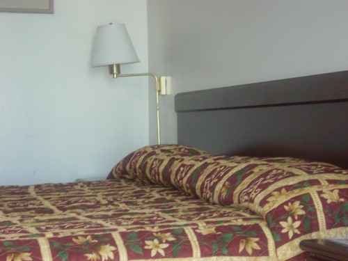 Economy Inn Seaside - image 9