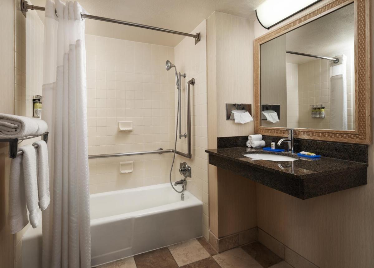 Holiday Inn Express at Monterey Bay an IHG Hotel - image 4