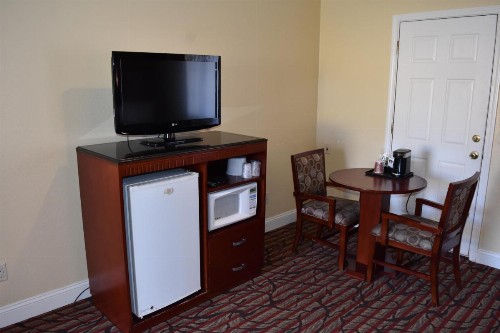 Seaside Inn Monterey - image 17