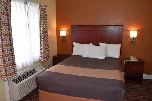 Seaside Inn Monterey - image 22