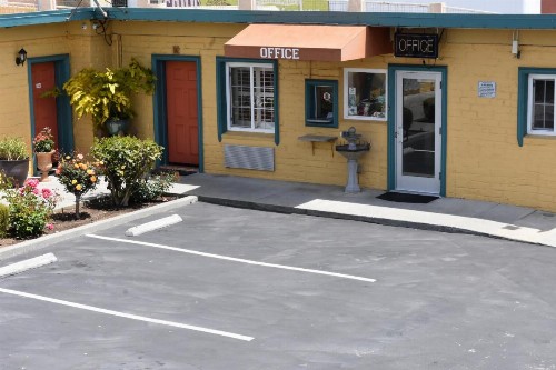 Seaside Inn Monterey - image 27