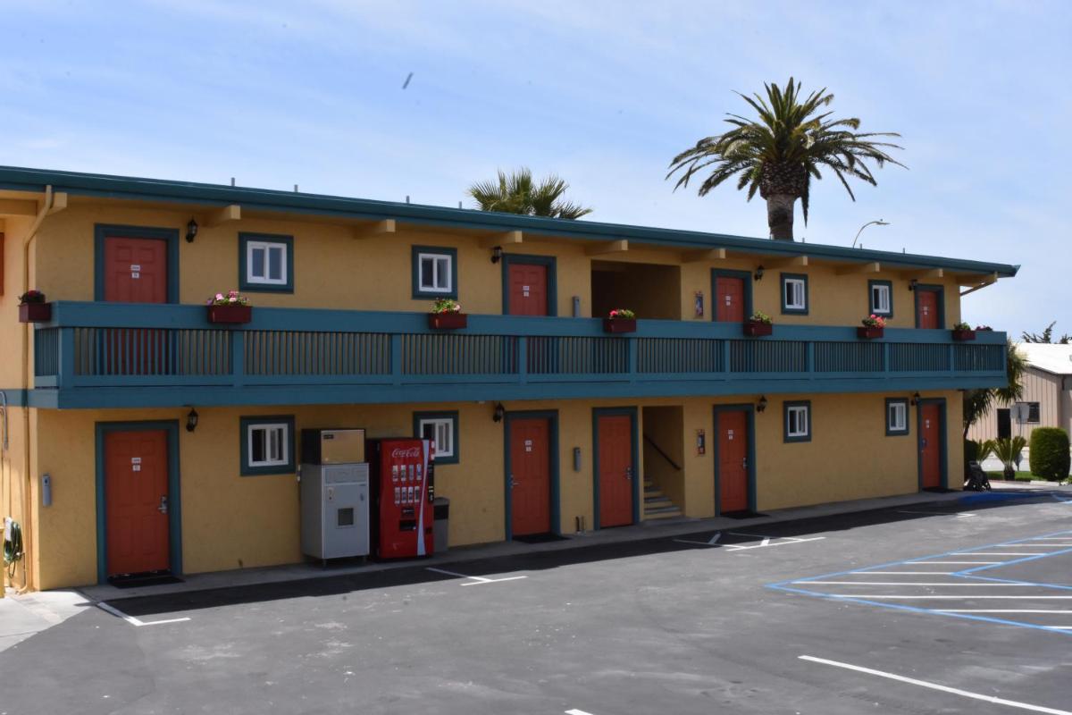 Seaside Inn Monterey - image 4