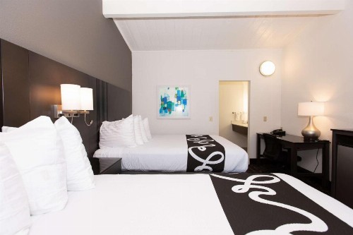 SureStay Hotel by Best Western Seaside Monterey - image 3