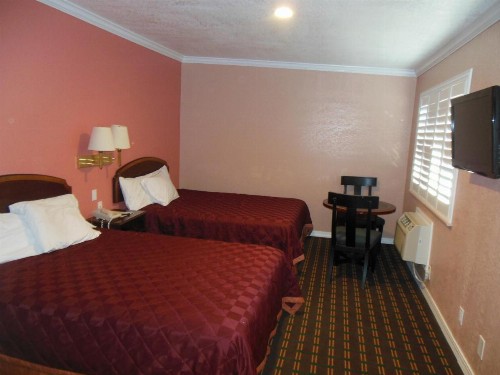 Sealamp Inn - image 13
