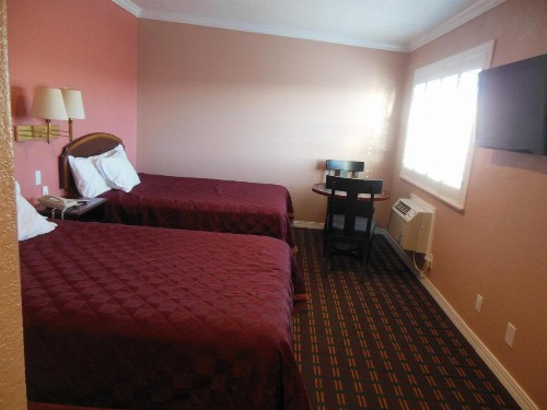 Sealamp Inn - image 33