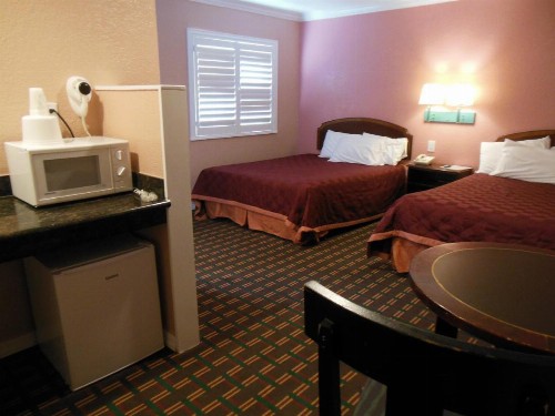Sealamp Inn - image 36