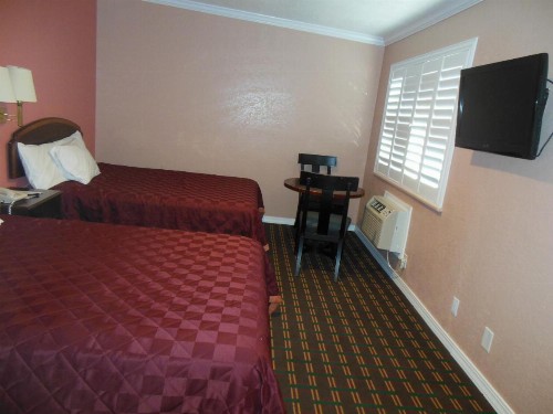 Sealamp Inn - image 4