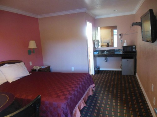 Sealamp Inn - image 40
