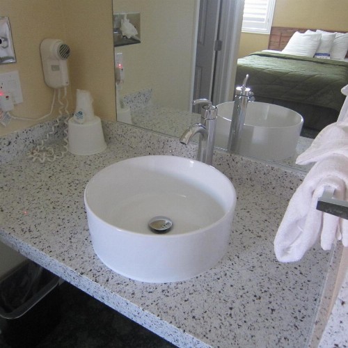 Pacific Best Inn - image 12