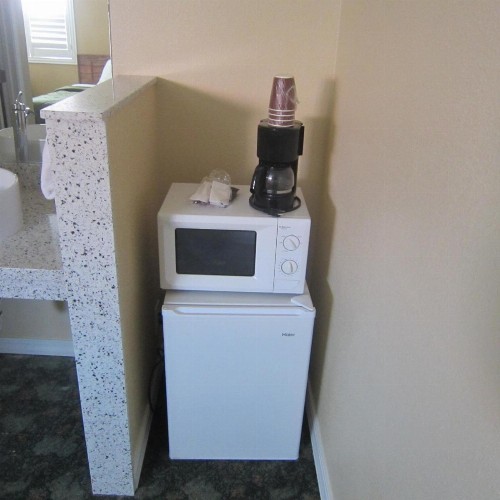 Pacific Best Inn - image 16