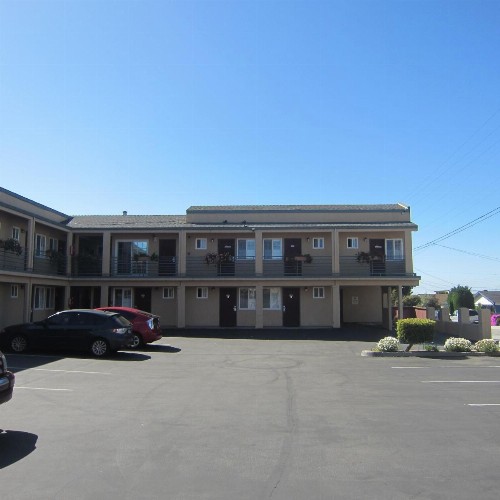 Pacific Best Inn - image 19