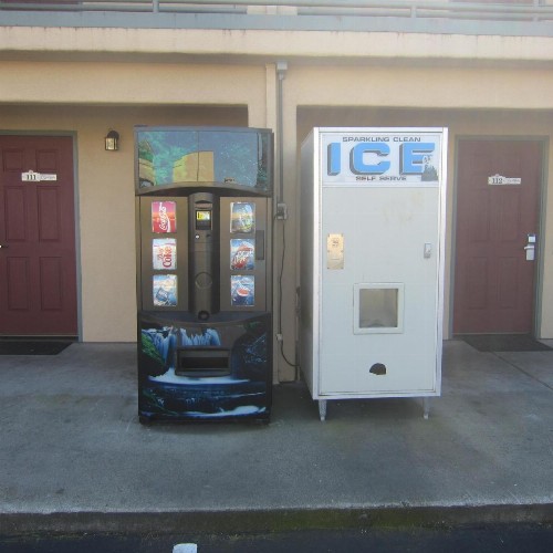 Pacific Best Inn - image 22