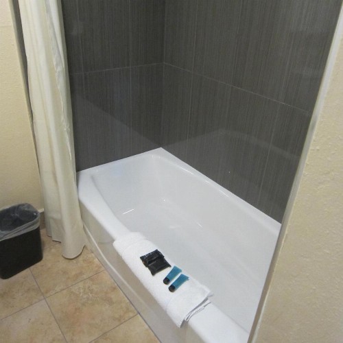 Pacific Best Inn - image 28