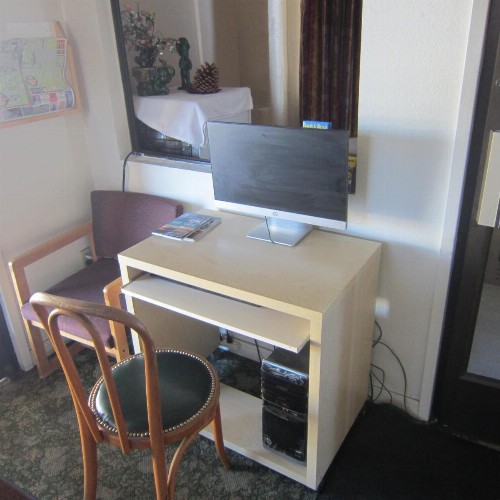 Pacific Best Inn - image 31