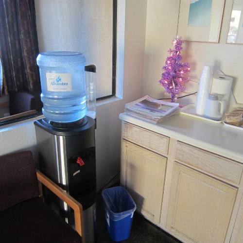 Pacific Best Inn - image 34