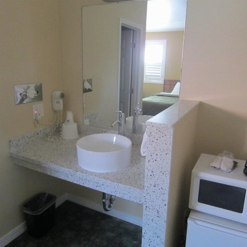 Pacific Best Inn - image 37