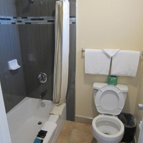 Pacific Best Inn - image 42