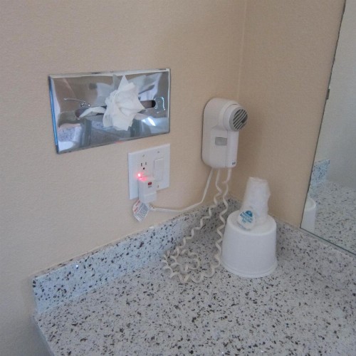 Pacific Best Inn - image 43