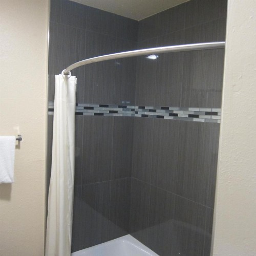 Pacific Best Inn - image 7