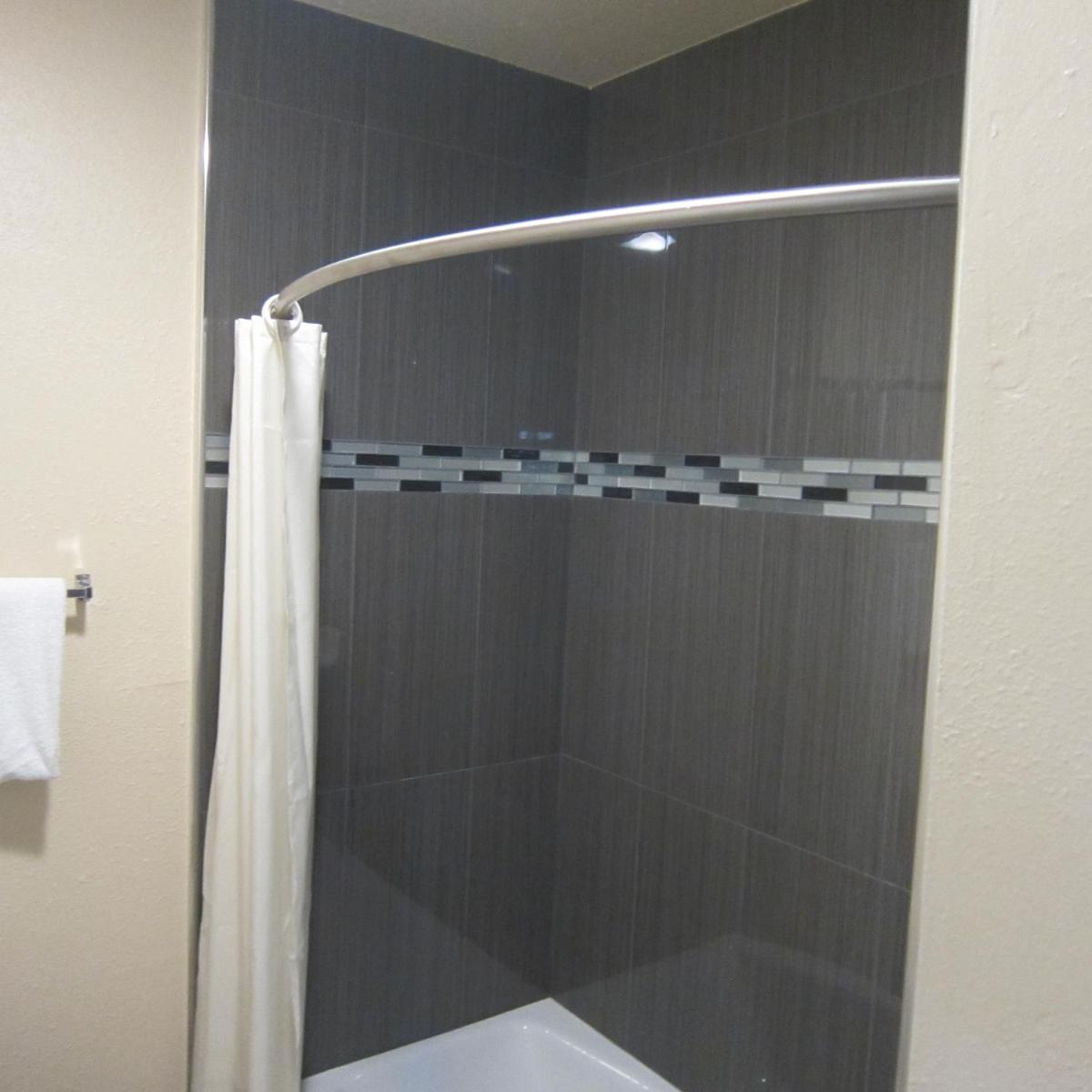 Pacific Best Inn - image 7