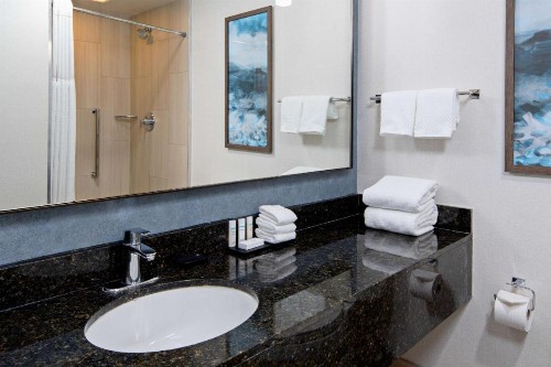 Embassy Suites Monterey Bay - Seaside - image 21