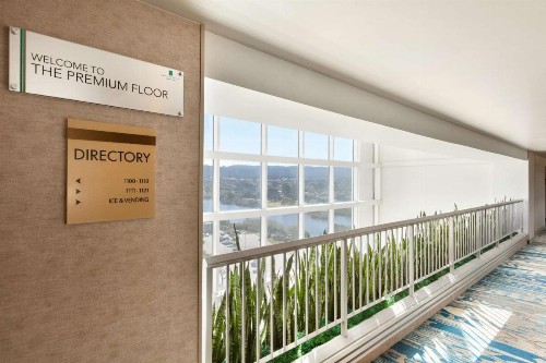 Embassy Suites Monterey Bay - Seaside - image 4