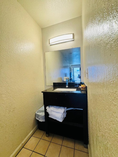 Seagem Motel and Apartments - image 33