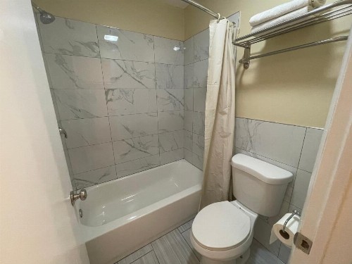 Sea Palace Motel - image 11