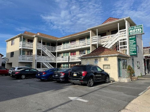 Sea Palace Motel - image 15