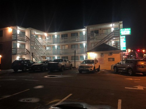 Sea Palace Motel - image 17