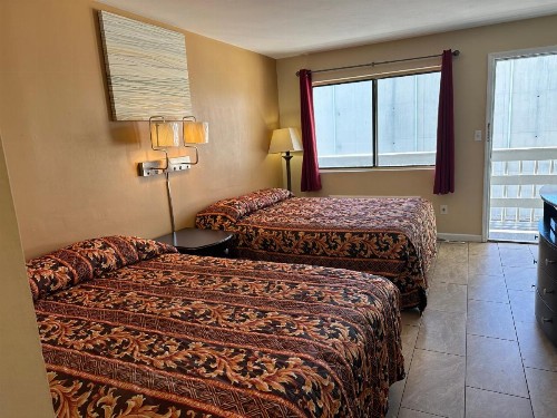 Sea Palace Motel - image 2