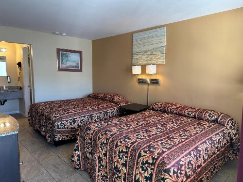 Sea Palace Motel - image 3