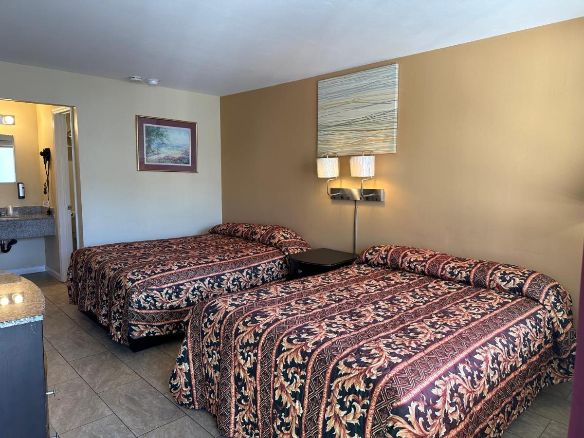 Sea Palace Motel - image 3