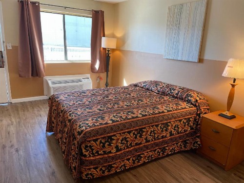Sea Palace Motel - image 9