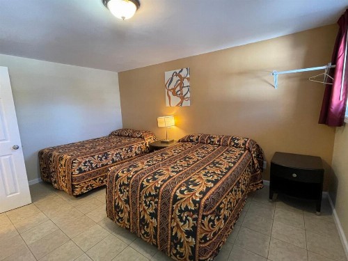 Anchor Motel - image 8