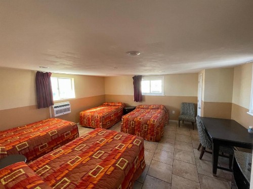 Anchor Motel - image 12