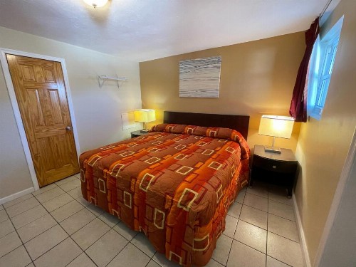 Anchor Motel - image 13