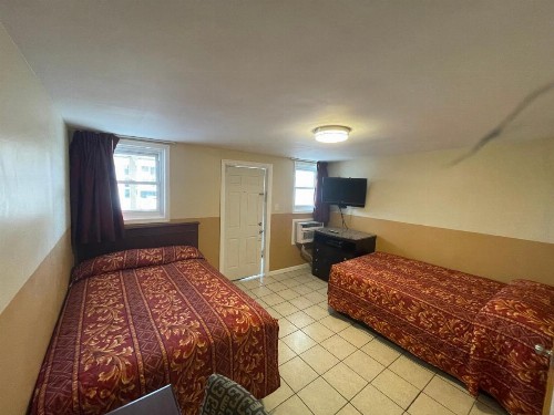 Anchor Motel - image 15